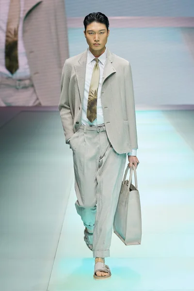 Look 26